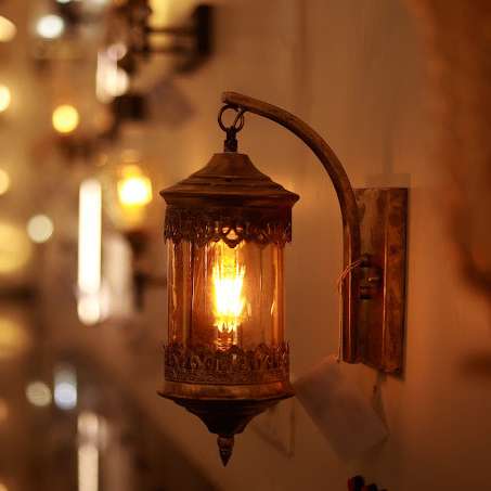 vintage-inspired-wall-lantern